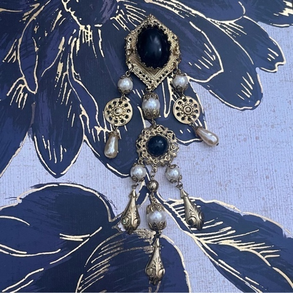 Vintage Huge Dangling Gothic Black Stone Faux Pearl and Gold Filigree Brooch D2